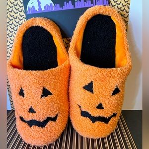 Halloween Orange Jack o lantern Pumpkin Slippers Fuzzy Warm Large 8-9
